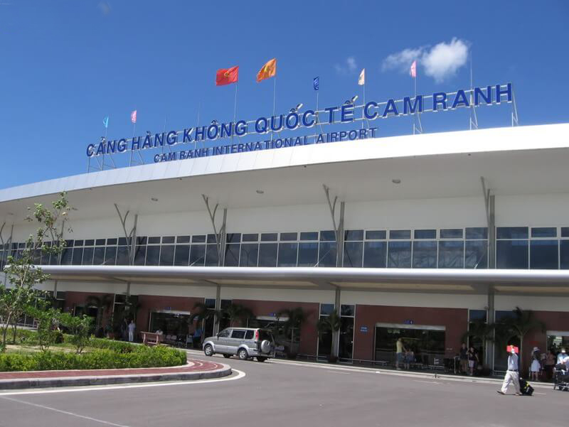 Dịch vụ đưa đón sân bay Cam Ranh Nha Trang Bằng Xe riêng
