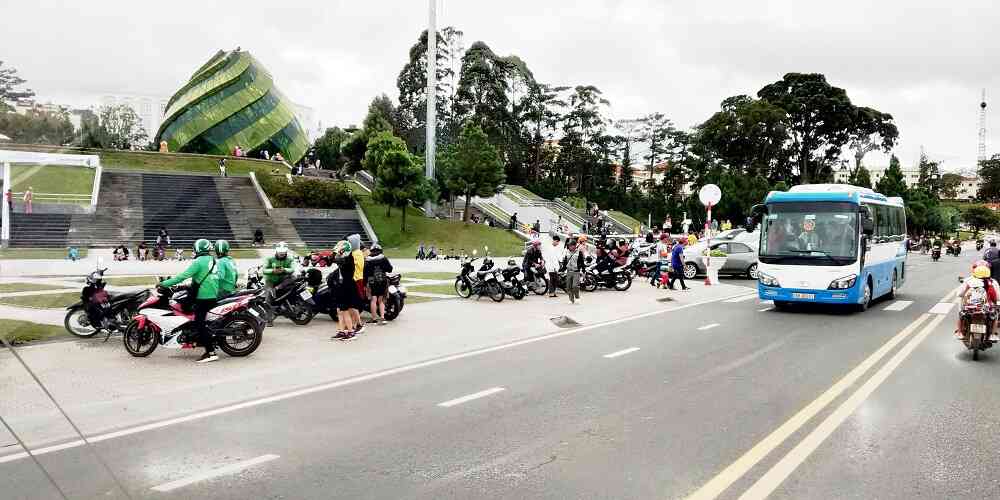 Tuyến qua Quốc lộ 20 (đường phổ biến nhất) (310 km, khoảng 6,5 – 7,5 giờ)