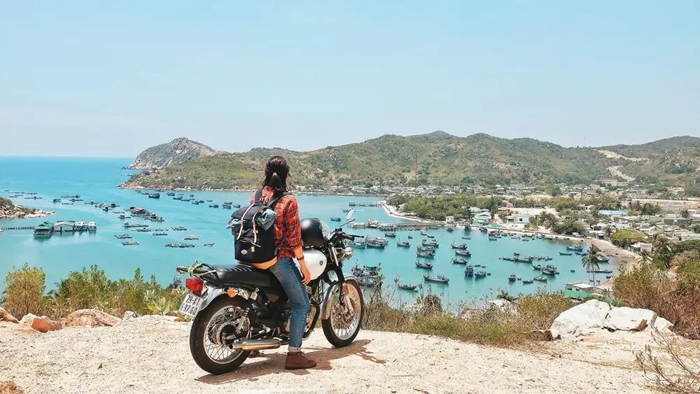 Phượt bằng xe máy hoặc ô tô tự lái