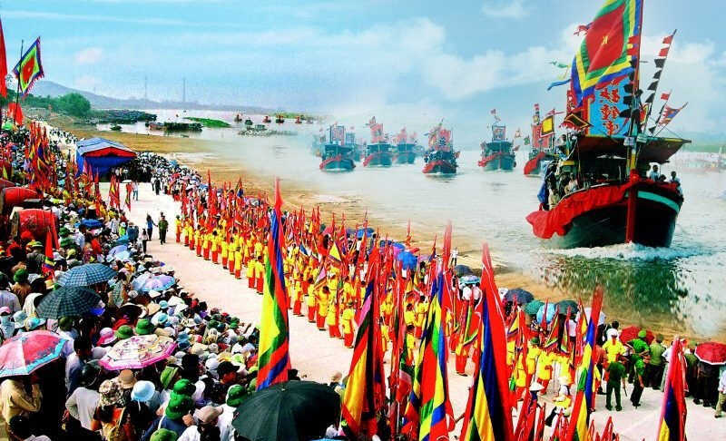 Đối với người dân Phan Thiết, cá Ông không đơn thuần là sinh vật biển mà còn là biểu tượng của sự che chở và bình an mỗi lần ra khơi.