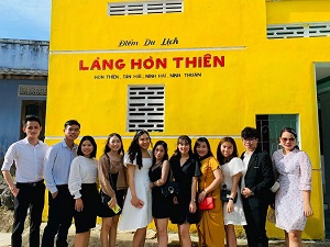 Làng Bích Họa Hòn Thiên