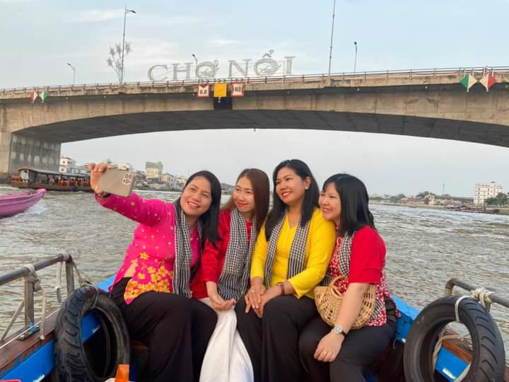 Chợ Nổi Cái Răng: