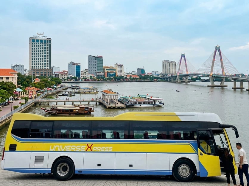 Cồn Sơn (Du Lịch Cộng Đồng): Trải nghiệm làm bánh dân gian, xem cá lóc bay và tận hưởng không khí làng quê yên bình cùng người dân địa phương.