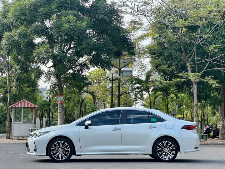 Phân Khúc Cao Cấp (Thoải Mái): Mazda 3, Kia Cerato/K3, Toyota Corolla Altis