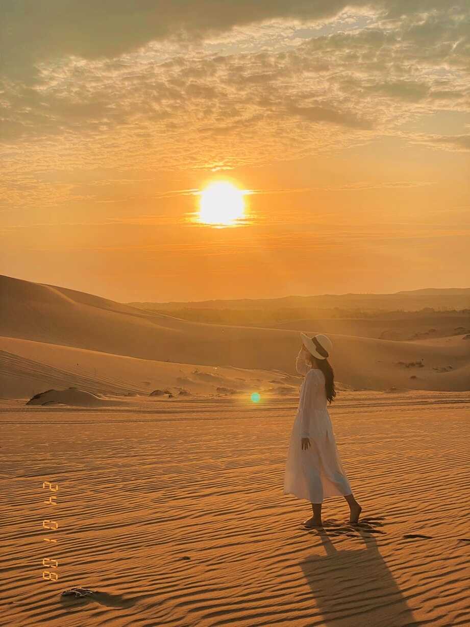 TOUR XE JEEP XEM MẶT TRỜI MỌC TRÊN ĐỒI CÁT MŨI NÉ