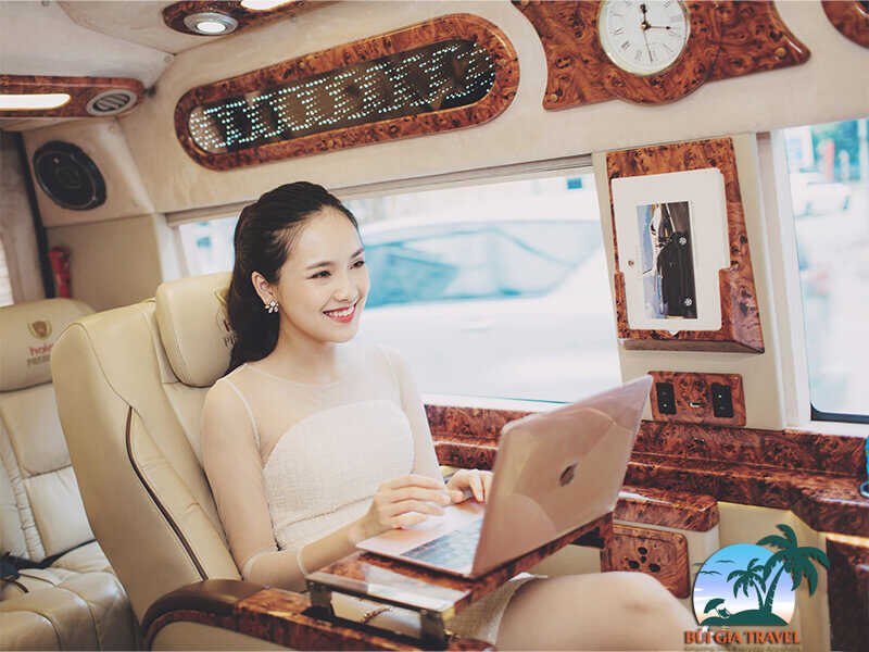 Với dòng xe Limousine sang trọng, khách hàng sẽ tự tin tạo ấn tượng tốt và nâng cao hình ảnh cá nhân.