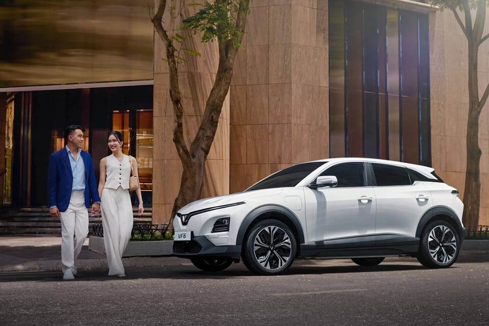 SO SÁNH XE ĐIỆN VÀ XE XĂNG