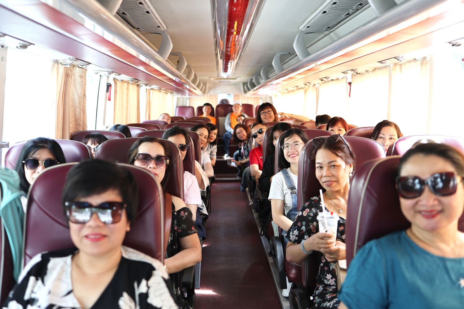 Thuê xe 29 chỗ đi Mũi Né Phan Thiết