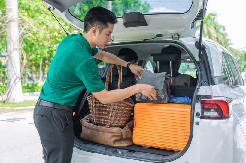 Về thái độ, phong Cách Phục Vụ: