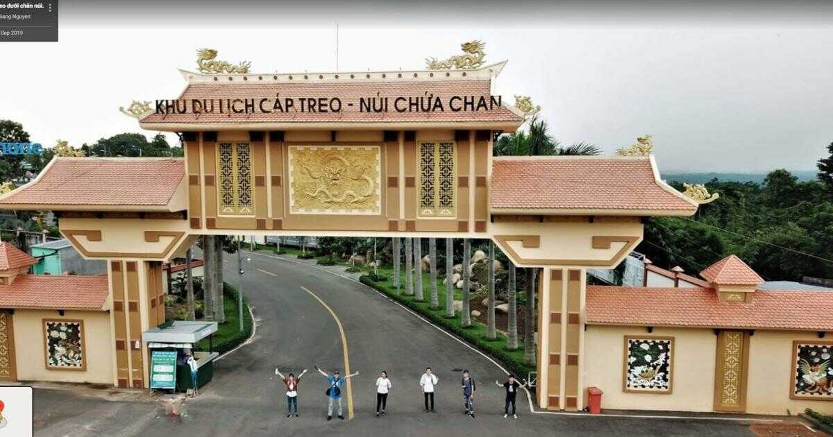 Dịch vụ thuê xe 4-7-16-29 chỗ đi thăm quan Núi Chứa Chan