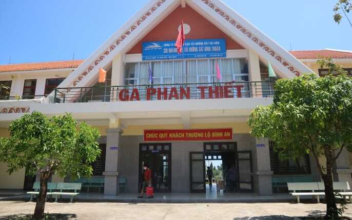 Thuê xe đưa đón từ Ga tàu Phan Thiết đến Mũi Né và các địa điểm tại Phan Thiết.
