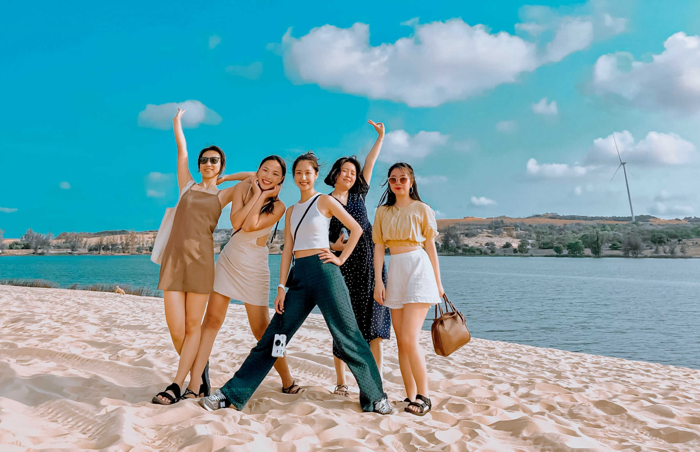 Check-in bên Hồ nước Bàu Trắng