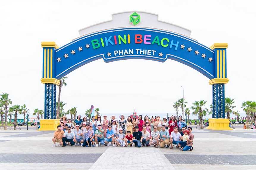Cùng chụp chung tấm hình kỷ niệm