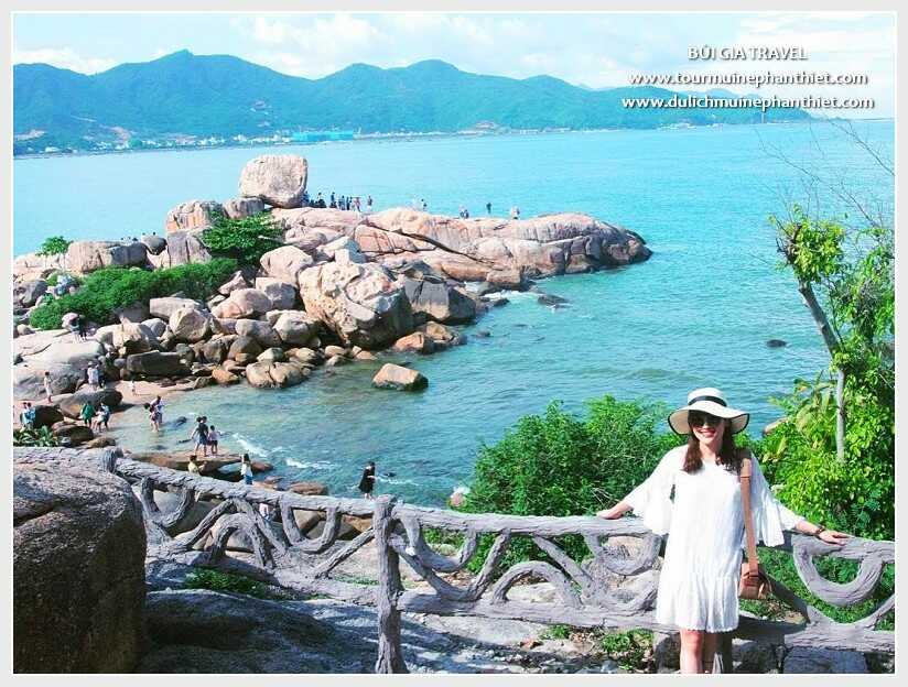 5. Giá vé Hòn Chồng Nha Trang