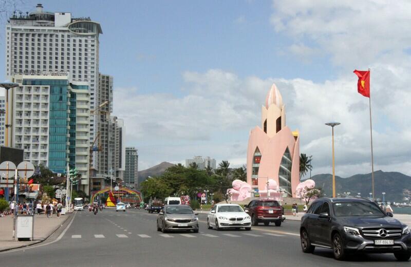 Xe hợp đồng du lịch Nha Trang trọn gói