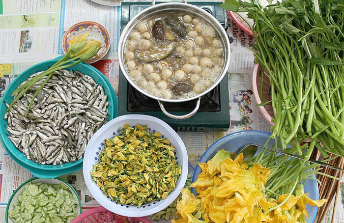 Lẩu cá linh bông điên điển
