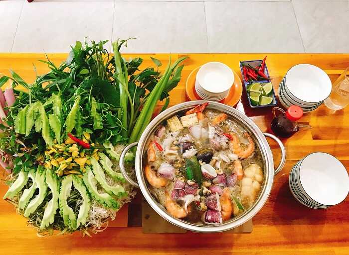 Lẩu mắm là món ăn nổi tiếng không thể bỏ lỡ khu du lịch miền Tây