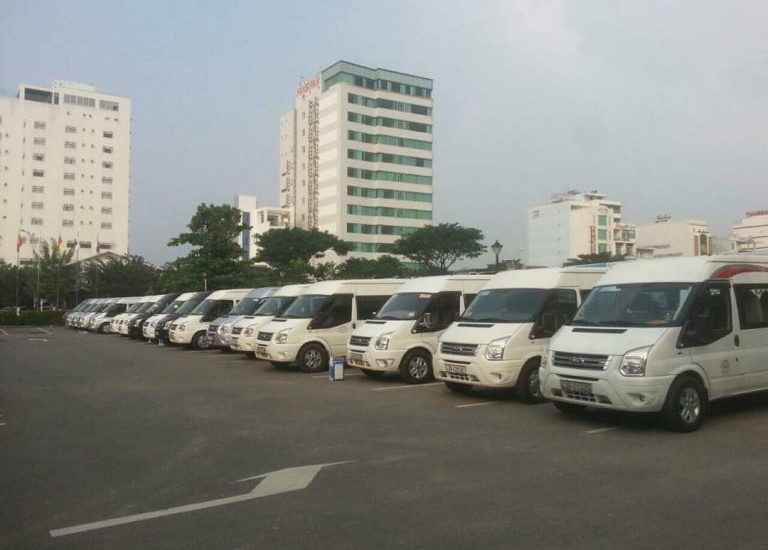 Thuê xe 16 chỗ Ford Transit - thương hiệu của Mỹ