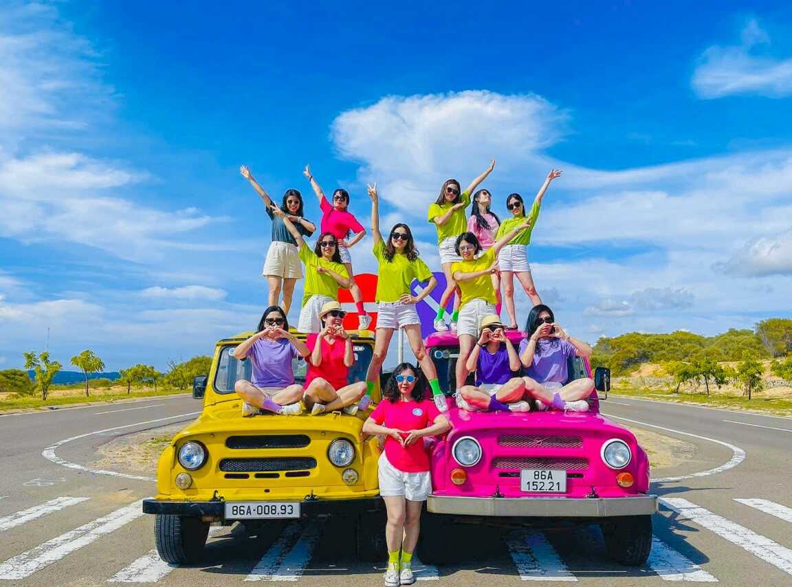 Tham Quan Khám Phá Mũi Né Bằng Tour Xe Jeep Giá Rẻ