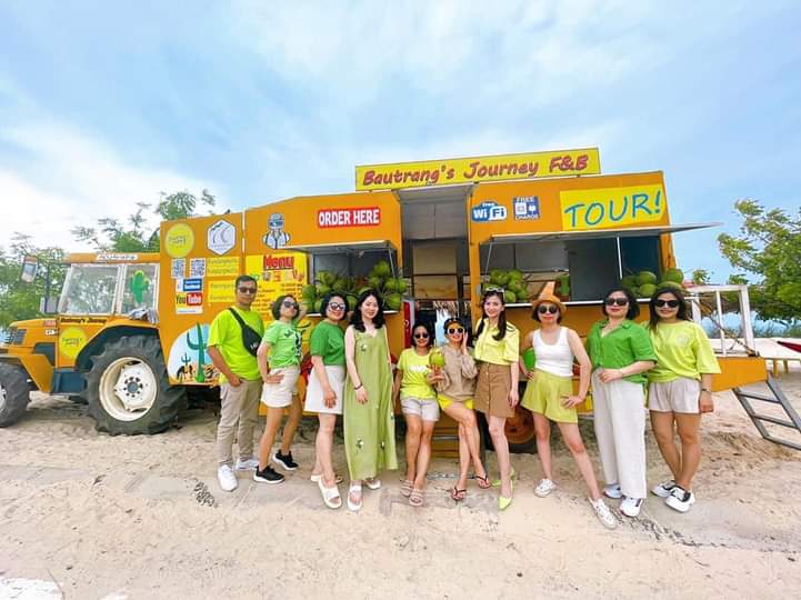 Xe nước vàng - Điểm Check-in không thể bỏ qua trong Tour Xe Jeep