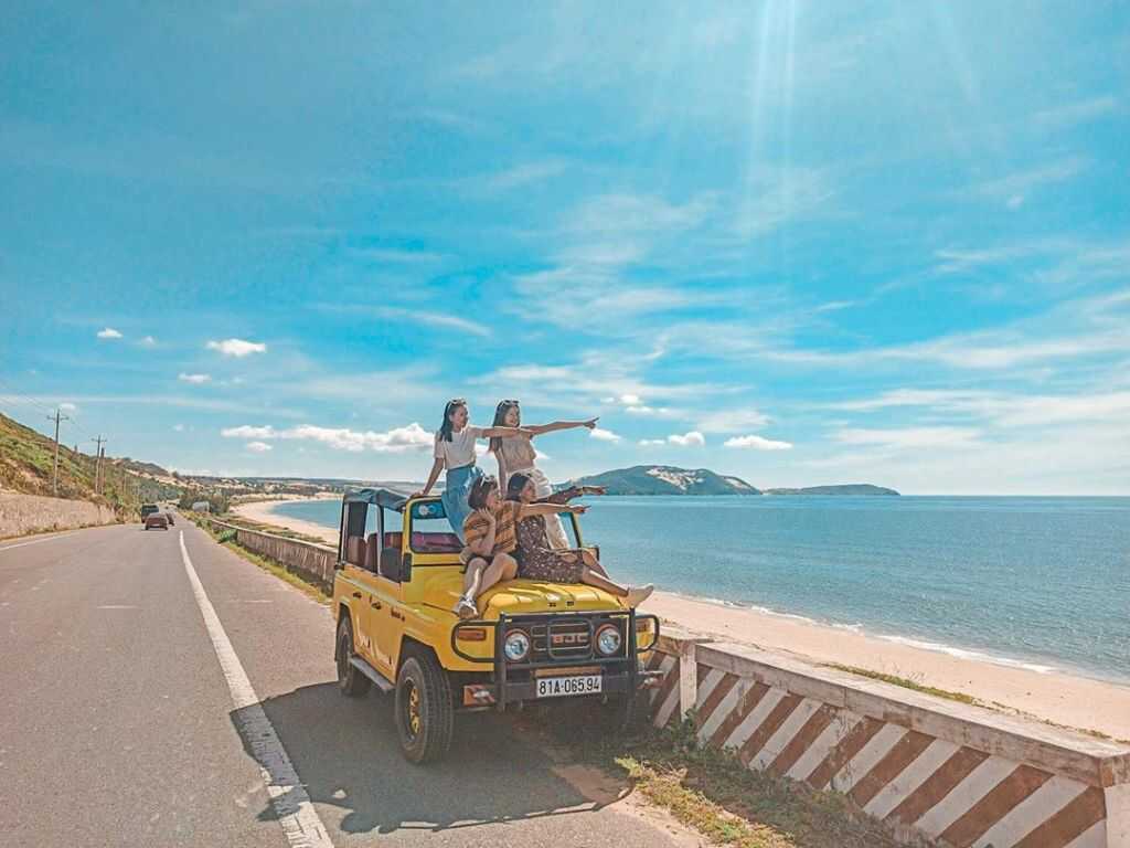 TOUR XE JEEP XEM MẶT TRỜI MỌC TRÊN ĐỒI CÁT (Jeep 4 Chỗ)