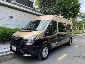 Giá xe Limousine hạng thương gia bao nhiêu tiến